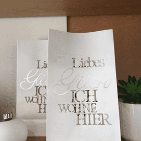 Dekoaufsteller mit Schriftzug in Weiß